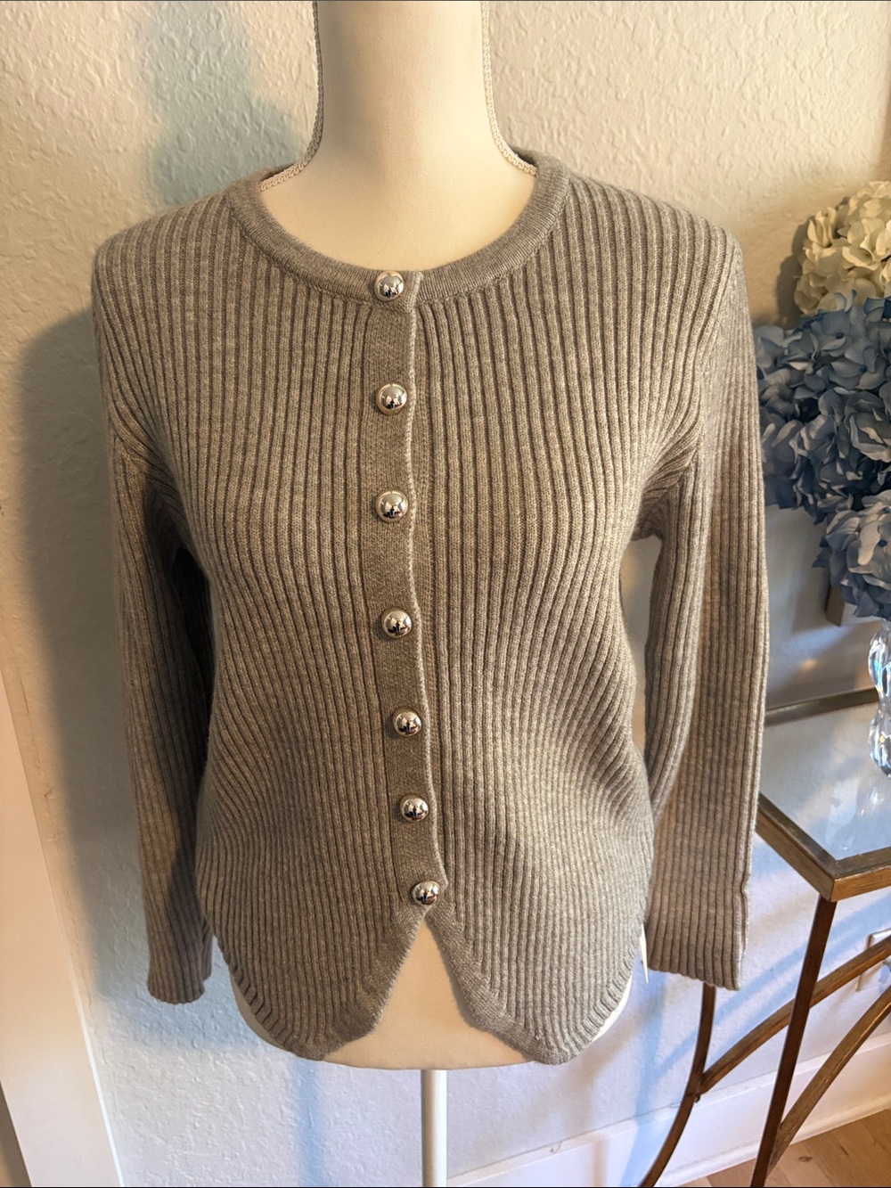 Commense Classic Ribbed Gray Button-Front Women's Sweater NWT